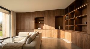 Pourquoi faire appel à un menuisier agenceur sur mesure pour optimiser votre intérieur